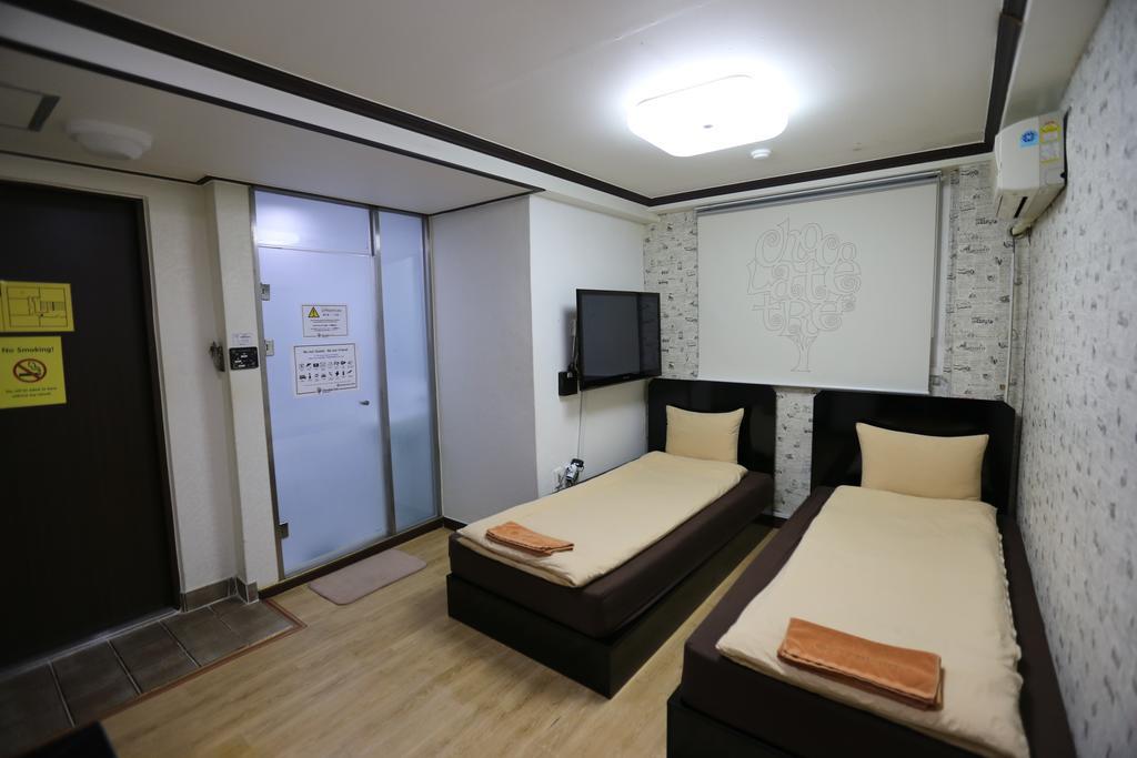 Chocolate Tree Sinchon Hotel Seul Zewnętrze zdjęcie